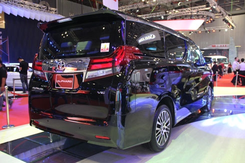 toyota-alphard-mpv-hang-sang-gia-3-53-ty-tai-viet-nam-3