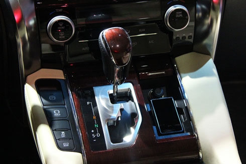 toyota-alphard-mpv-hang-sang-gia-3-53-ty-tai-viet-nam-5