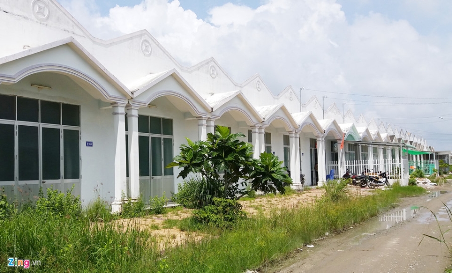 Hang chuc can nha mua bang tien ngan sach roi bo hoang hinh anh 2
