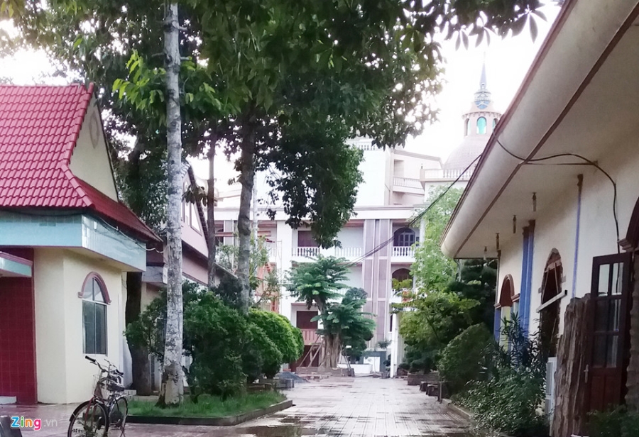 Ong Tram Be chi hang tram ty xay dinh thu va chua vang o Tra Vinh hinh anh 4