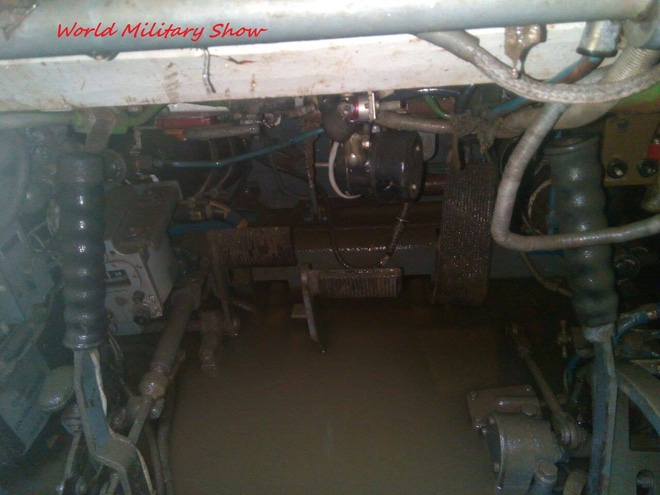 Tai nạn hy hữu: Xe tăng T-72B3 uống no nước khi tập vượt sông - Ảnh 5.