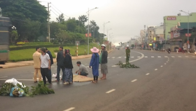 Hiện trường vụ tai nạn chết người /// Ảnh: Lâm Viên