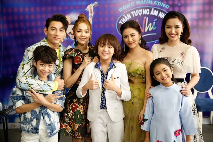 minh-hang-muon-de-lien-khi-xem-thien-khoi-trinh-dien-tai-idol-kids-2