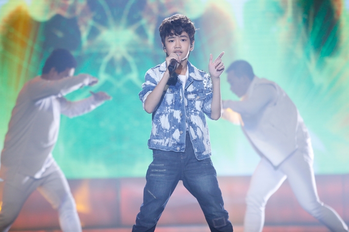 minh-hang-muon-de-lien-khi-xem-thien-khoi-trinh-dien-tai-idol-kids-6