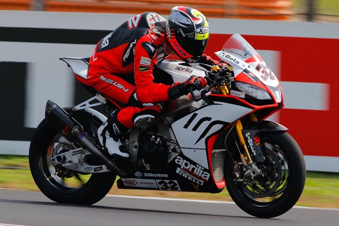 Top 5 sieu moto dong co V4 tot nhat moi thoi dai hinh anh 3