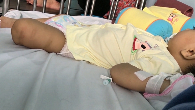 Bà nội bé trai bị bạo hành: Tôi vẫn phân vân 50/50 đó là cháu tôi - Ảnh 1.