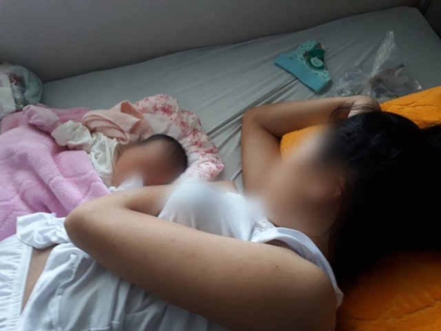  Em P.A.Th. sinh con khi mới 15 tuổi. 