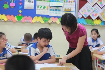 Bộ trưởng Phùng Xuân Nhạ: Chấm dứt ngay việc dạy chữ cho trẻ trước khi vào lớp 1 ảnh 1