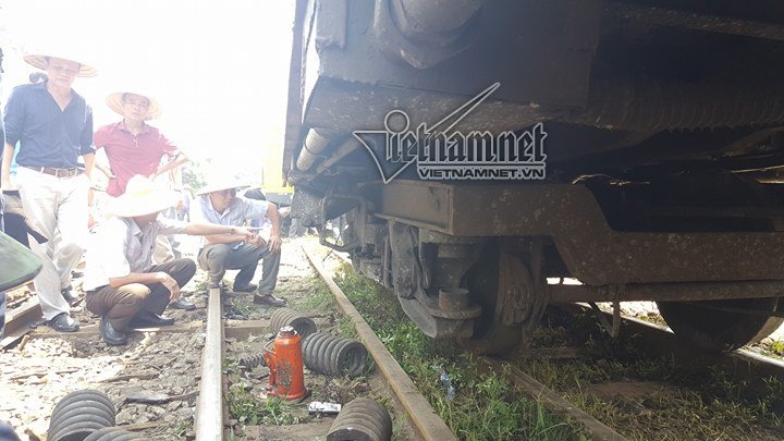 tàu trật bánh, tàu hỏa trật bánh, ga Yên Viên, Tổng công ty Đường sắt, Hà Nội