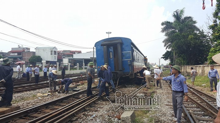 tàu trật bánh, tàu hỏa trật bánh, ga Yên Viên, Tổng công ty Đường sắt, Hà Nội