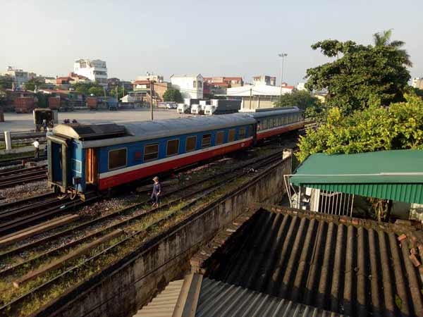 tàu trật bánh, tàu hỏa trật bánh, ga Yên Viên, Tổng công ty Đường sắt, Hà Nội