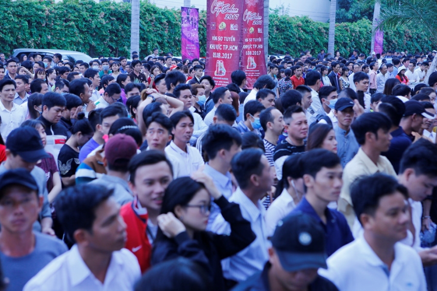Khoang 15.000 thi sinh do ve Sai Gon thi hat Bolero hinh anh 1