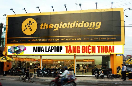 moi-ngay-the-gioi-di-dong-chi-gan-83-ty-dong-tra-no-ngan-hang