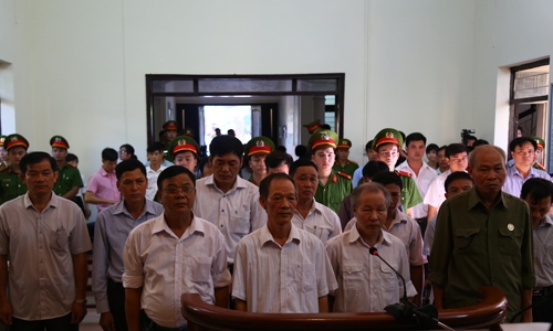 14-cuu-can-bo-bi-cao-buoc-xe-thit-dat-cong-o-dong-tam-suot-19-nam