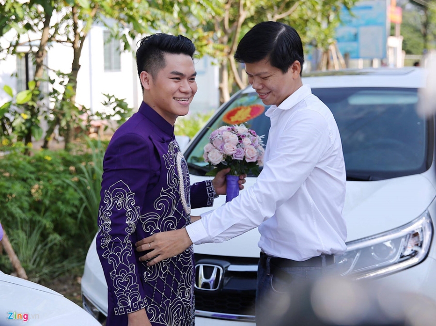 Dan dien vien ve Tra Vinh du le cuoi lan hai cua Le Phuong hinh anh 3