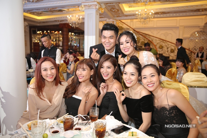le-phuong-hon-trung-kien-say-dam-truoc-mat-con-trai-7