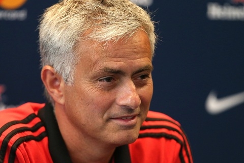 Tiet lo Mourinho nay sinh bat dong voi lanh dao MU hinh anh