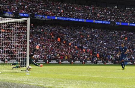 Morata vừa có một cú đá penalty thảm họa