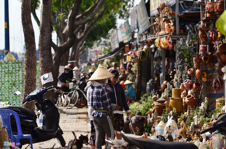 Can canh hang chuc kiot, cay xang giap san bay Tan Son Nhat hinh anh 6