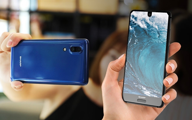 Sharp ra mat smartphone tran vien, camera giong iPhone 8 hinh anh 1