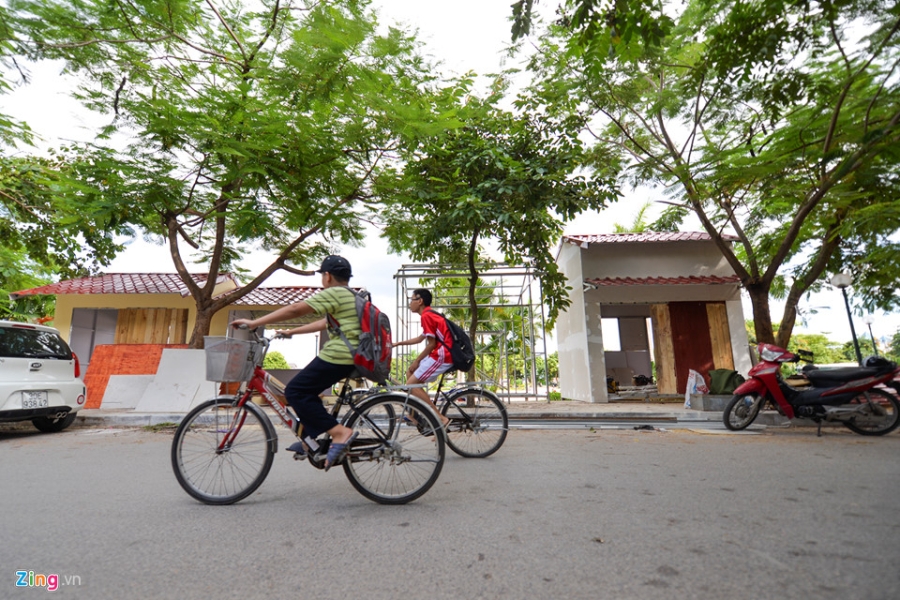 Cac gian hang o pho di bo Trinh Cong Son phai thao do vi dan phan doi hinh anh 2