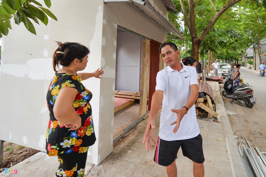 Cac gian hang o pho di bo Trinh Cong Son phai thao do vi dan phan doi hinh anh 9