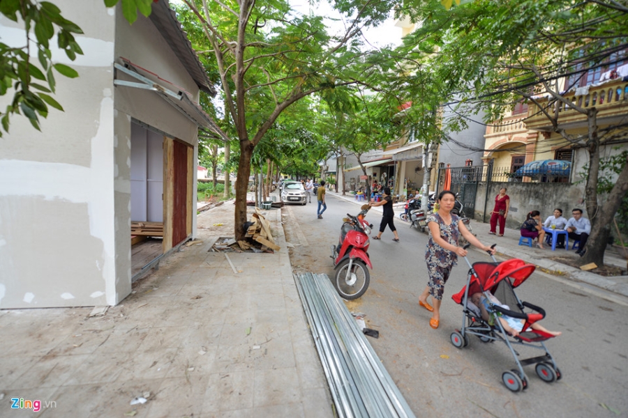Cac gian hang o pho di bo Trinh Cong Son phai thao do vi dan phan doi hinh anh 10
