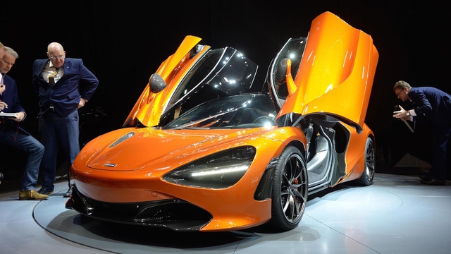 Siêu xe McLaren 720S cháy hàng hết năm 2018 - Ảnh 1.