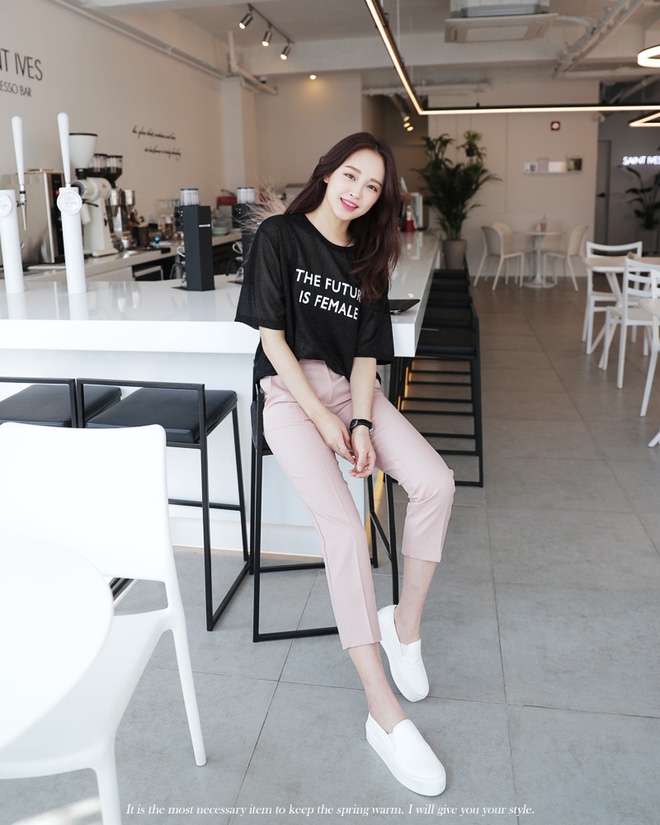 4 món đồ trắng mua vài cái để mặc dần mà không sợ bị lỗi mốt - Ảnh 18.