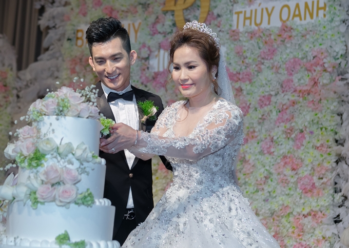 bao-duy-hanh-phuc-ngat-ngay-trong-dam-cuoi-voi-vo-viet-kieu-australia-6