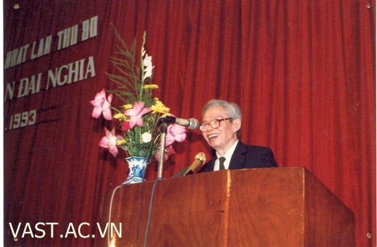 Vị tướng mang hơn 1 tấn tài liệu chế tạo vũ khí về Việt Nam - Ảnh 7.