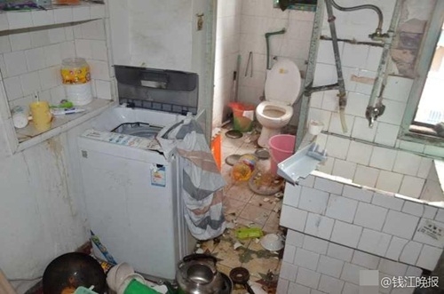 bạn trai khong vè náu com kịp, co gái túc giạn dót nhà hinh anh 2