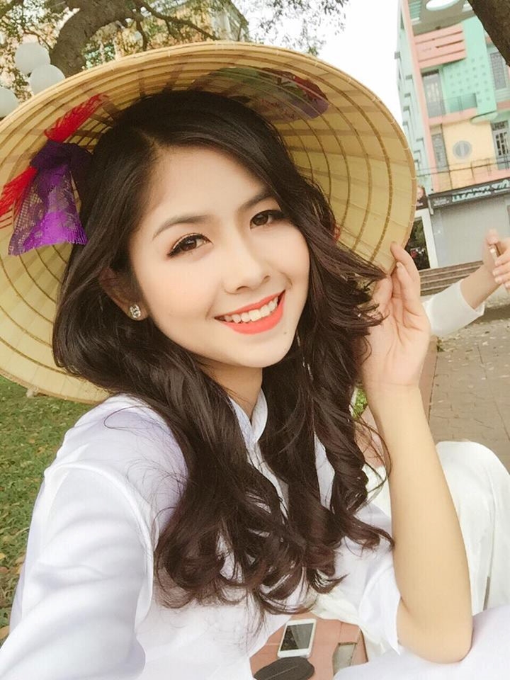 'Hot girl chan khoeo, mat lac' noi dinh dam mot thoi gio ra sao? hinh anh 6