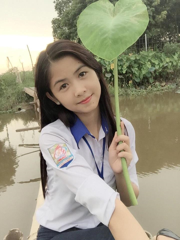 'Hot girl chan khoeo, mat lac' noi dinh dam mot thoi gio ra sao? hinh anh 10