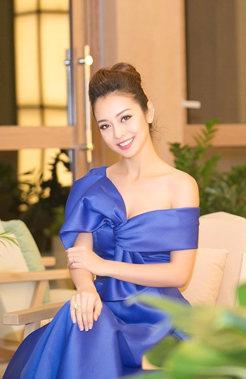 Jennifer Phạm, làng sao