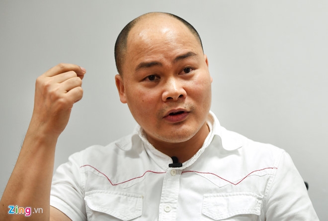Ong Nguyen Tu Quang ly giai ve thiet ke moi cua Bphone 2017 hinh anh 2