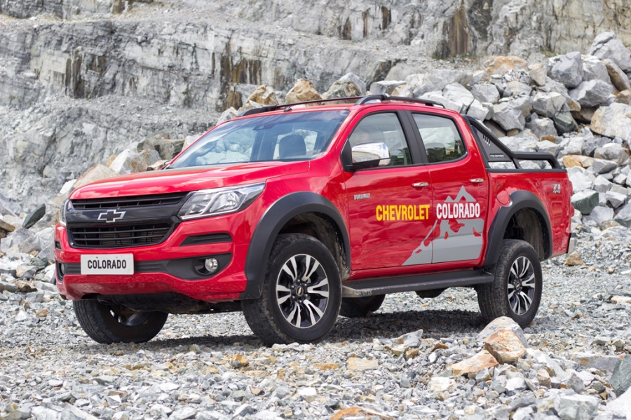 Danh gia Chevrolet Colorado 2017 gia 839 trieu dong tai Viet Nam hinh anh 2