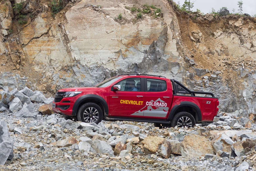 Danh gia Chevrolet Colorado 2017 gia 839 trieu dong tai Viet Nam hinh anh 18