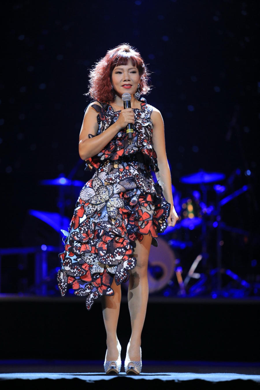 My Tam khong lep ve khi hoa giong voi 'bo tu' diva Viet hinh anh 8