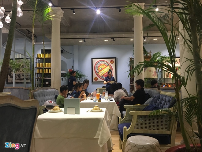Nha hang Khanh Casa van dong khach du bi keu goi tay chay hinh anh 2