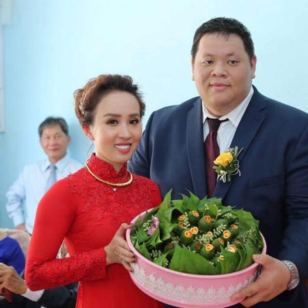 tinh-yeu-dua-lech-cua-co-gai-dong-nai-va-anh-viet-kieu-hon-100kg-1