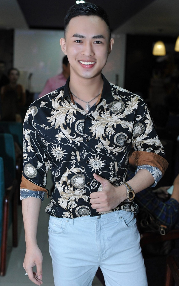 con-trai-phi-thanh-van-quan-quyt-ben-bo-nuoi-doan-truong-9