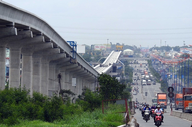 Cận cảnh công trình metro “nợ như chúa chổm” - 9