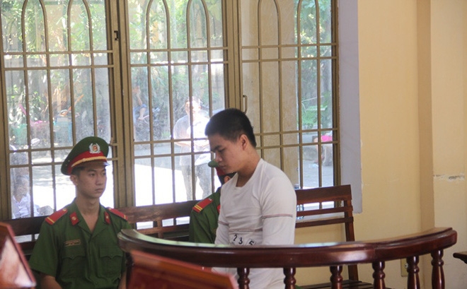 Đâm chết bạn nhậu vì được khuyên đừng chạy xe khi say