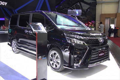 toyota-voxy-2017-mpv-hang-sang-dan-anh-cua-innova-page-2