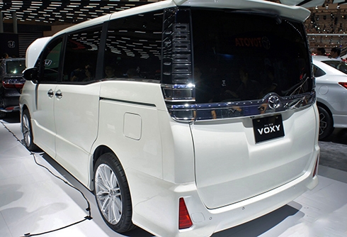 toyota-voxy-2017-mpv-hang-sang-dan-anh-cua-innova-page-2-3