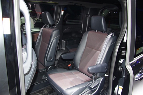 toyota-voxy-2017-mpv-hang-sang-dan-anh-cua-innova-page-2-6