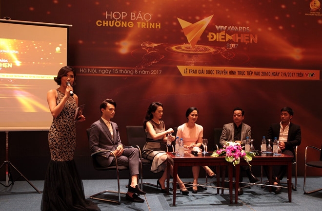 Bao Thanh 'doi dau' me chong Lan Huong tai giai VTV Awards hinh anh 1