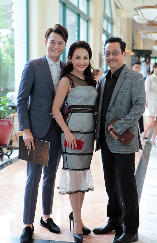 Bao Thanh 'doi dau' me chong Lan Huong tai giai VTV Awards hinh anh 2