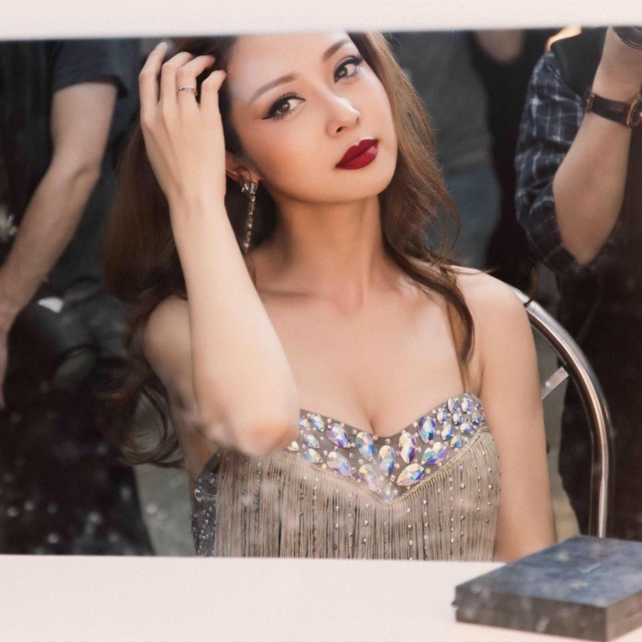 do sac hai hoa hau 3 con tre nhu gai tuoi 20 noi tieng showbiz viet hinh anh 13